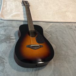 Acoustic Guitar Yamaha Junior Size