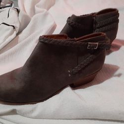 Women's Ankle Boots Size 11 Never Worn