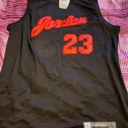 Jordan Jersey. Size: XL