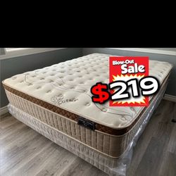 Queen Organic Cloud Edition Europillow Top 12inch Mattress!!