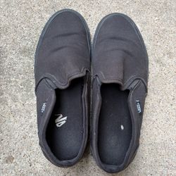 Vans - Black On Black - Women’s 9