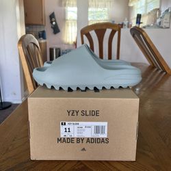 Yeezy Slide Salt Size 11