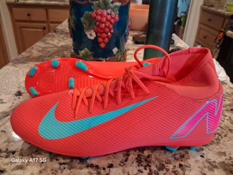 Soccer cleats us size 13