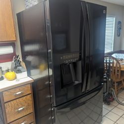 Free Dead Fridge 