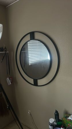 Round Mirror