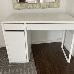 Free - IKEA Desk