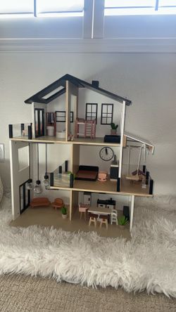 Wooden Dollhouse