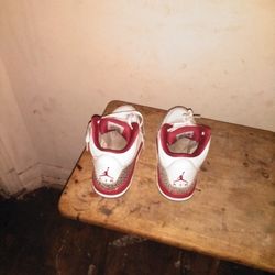 Jordans Red N White Sz 7