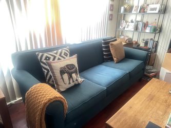 Blue Sofa for you to pick up!