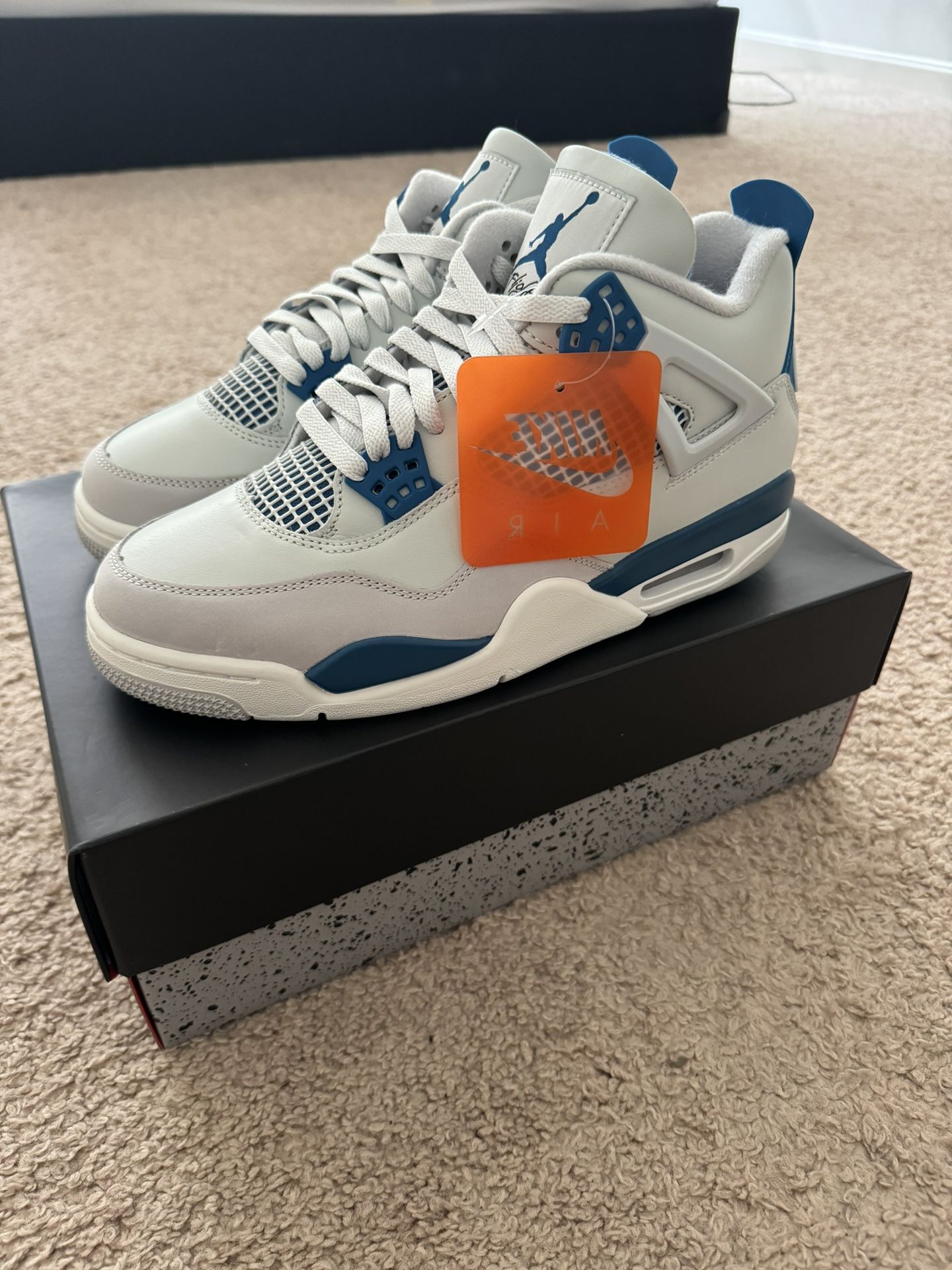 Jordan 4 Military Blue Size 9 Brand New