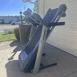 Nautilus Tredmill 