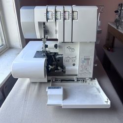 Singer ‘ProFinish’ 14CG754 Serger 