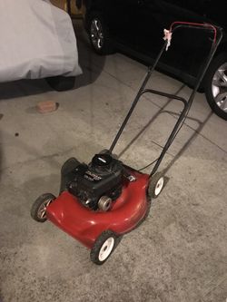Murray 20 classic Briggs and Stratton 3.5hp runs great just serviced for Sale in Thomasville NC OfferUp
