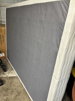 Queen size boxspring ded
