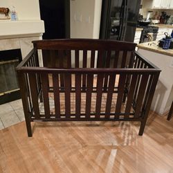 Delta Children's 4-in-1 Convertible Crib 