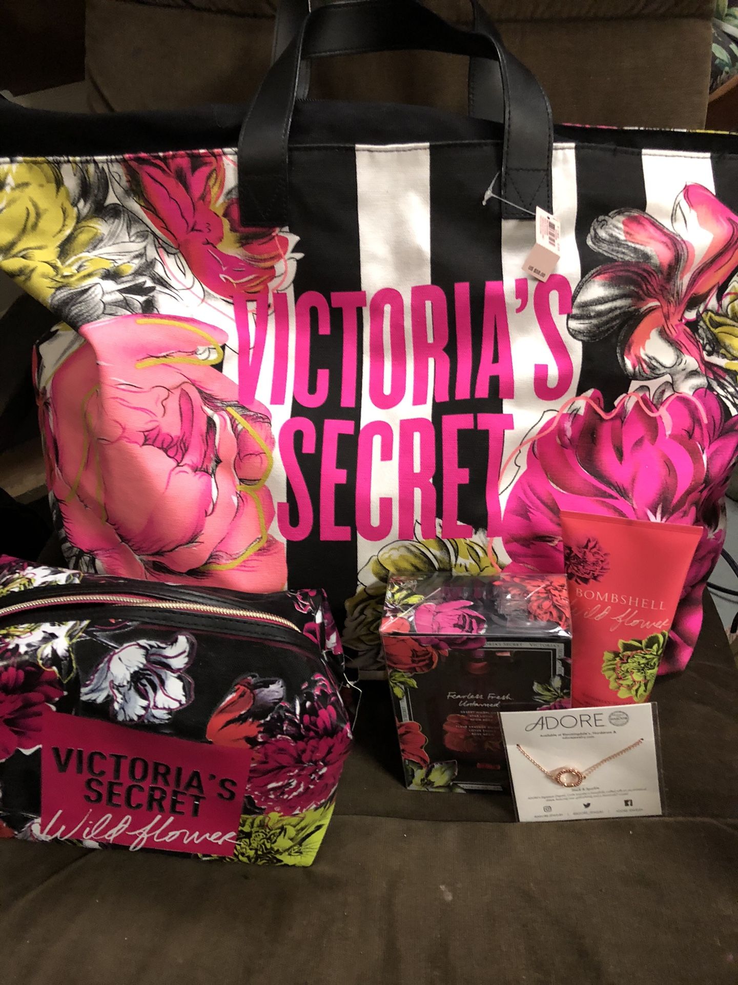 Victoria Secret Gift Set !!!