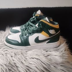 Air Jordan 1 Mid Sonics Size 4.5