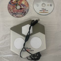 Nintendo Wii U Infinity Portal Base Pad And 2 Games