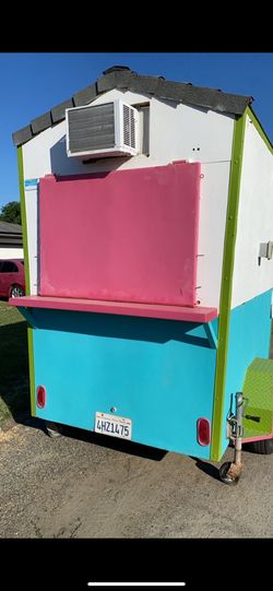 Shaved ice trailer