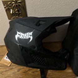 2020 Fox V3 Helmet (retails for $400)
