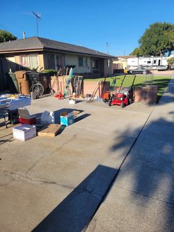 Garage Sale Happening On 9/5 8am-2pm