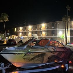 Maxum Boat 