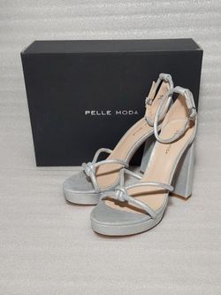 PELLE MODA Designer Ankle Strap Sandals Heels platforms. New In Box. Silver. Size 8.5 women's shoes. Retail $140
