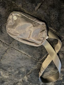 Lululemon cross bag