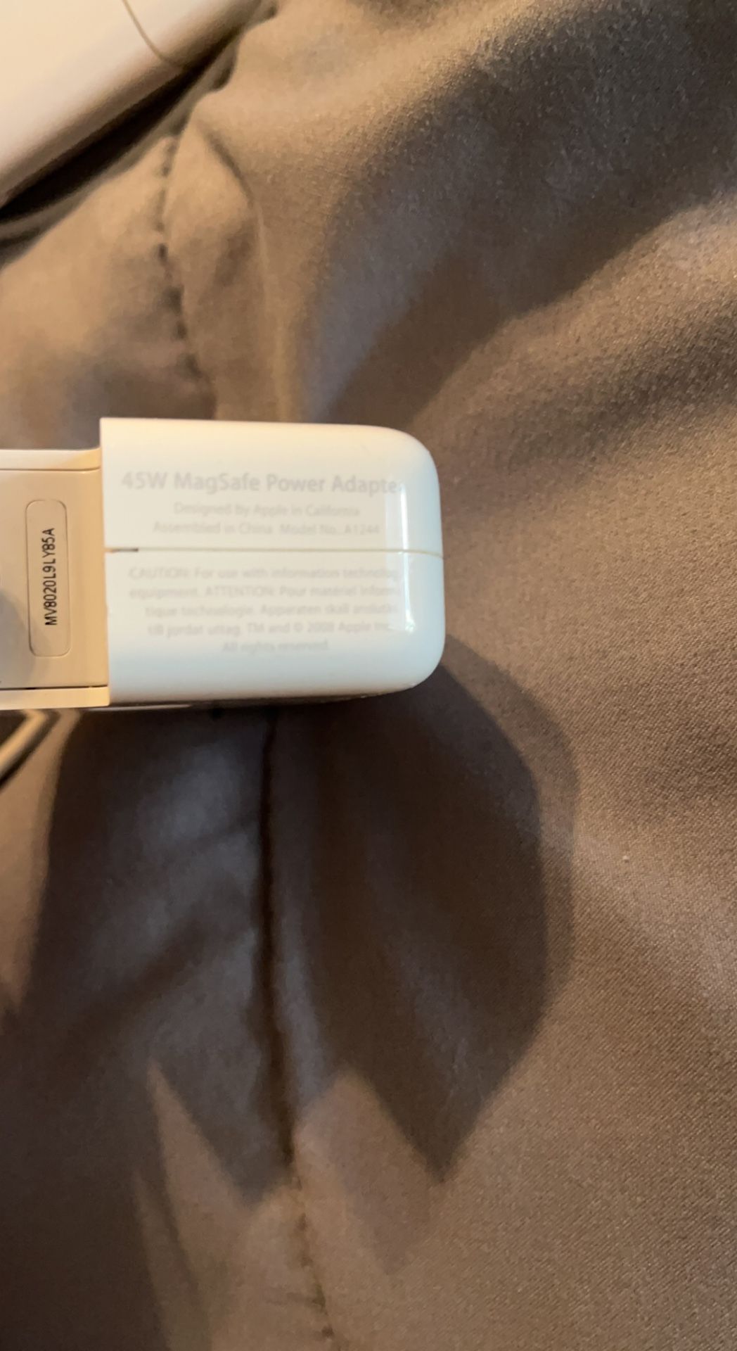 45 And 85 Watt Apple MagSafe Poweradapter
