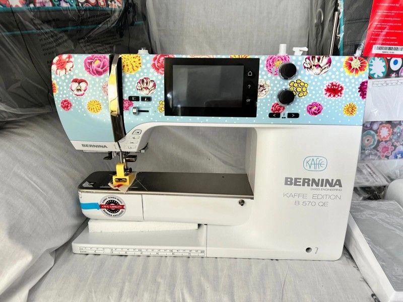 Bernina Kaffe Edition B 570 QE Sewing Machine (Special Edition)