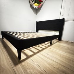 Queen Tufted Bed Set With Nightstands and Dresser 