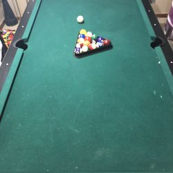 Barrington Billards  84 Inch Pool Table $300