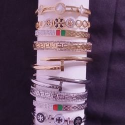 Bracelets 