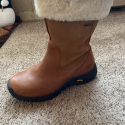 UGG Snow Boots 