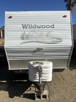 2003 Wildwood Travel Trailer 37 ft 2 bedrooms