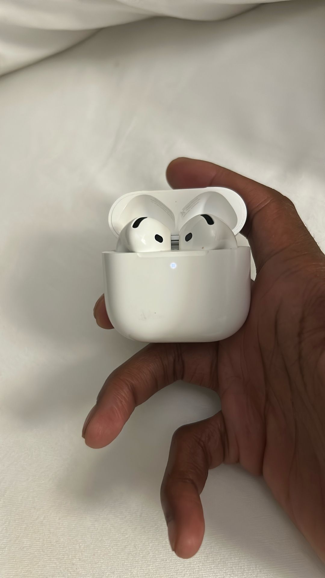 Apple AirPod 4 w/ Noise Cancellation
