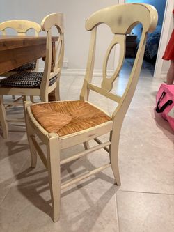 Original pine wooden table / 6 pottery barn chairs