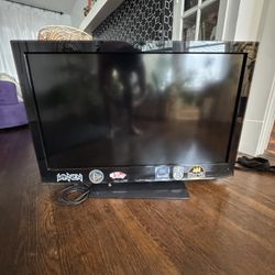 45” Insignia TV