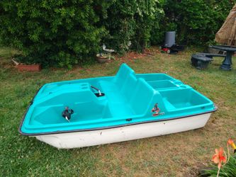 Vintage Seahawk paddle boat