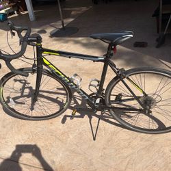 SCHWINN PHOCUS 1600 Road Bike