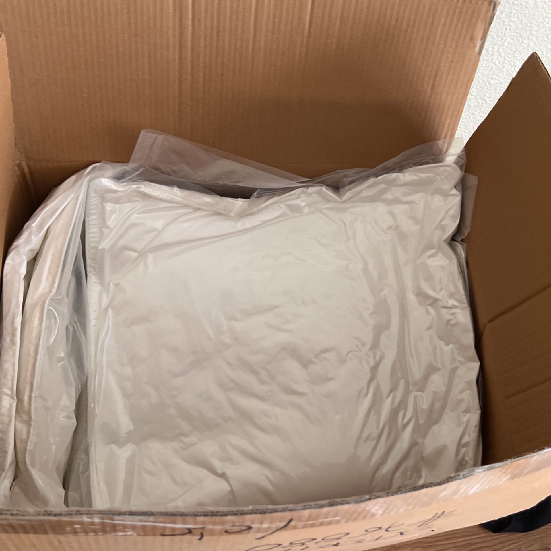 RYOTEI PILLOWS
