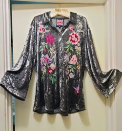 Johnny Was Brand Women's Velvet Top Brand New 