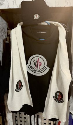 New Set Of High Quality 16 Ounce Hoodie, Scarf And Beanie Combo 