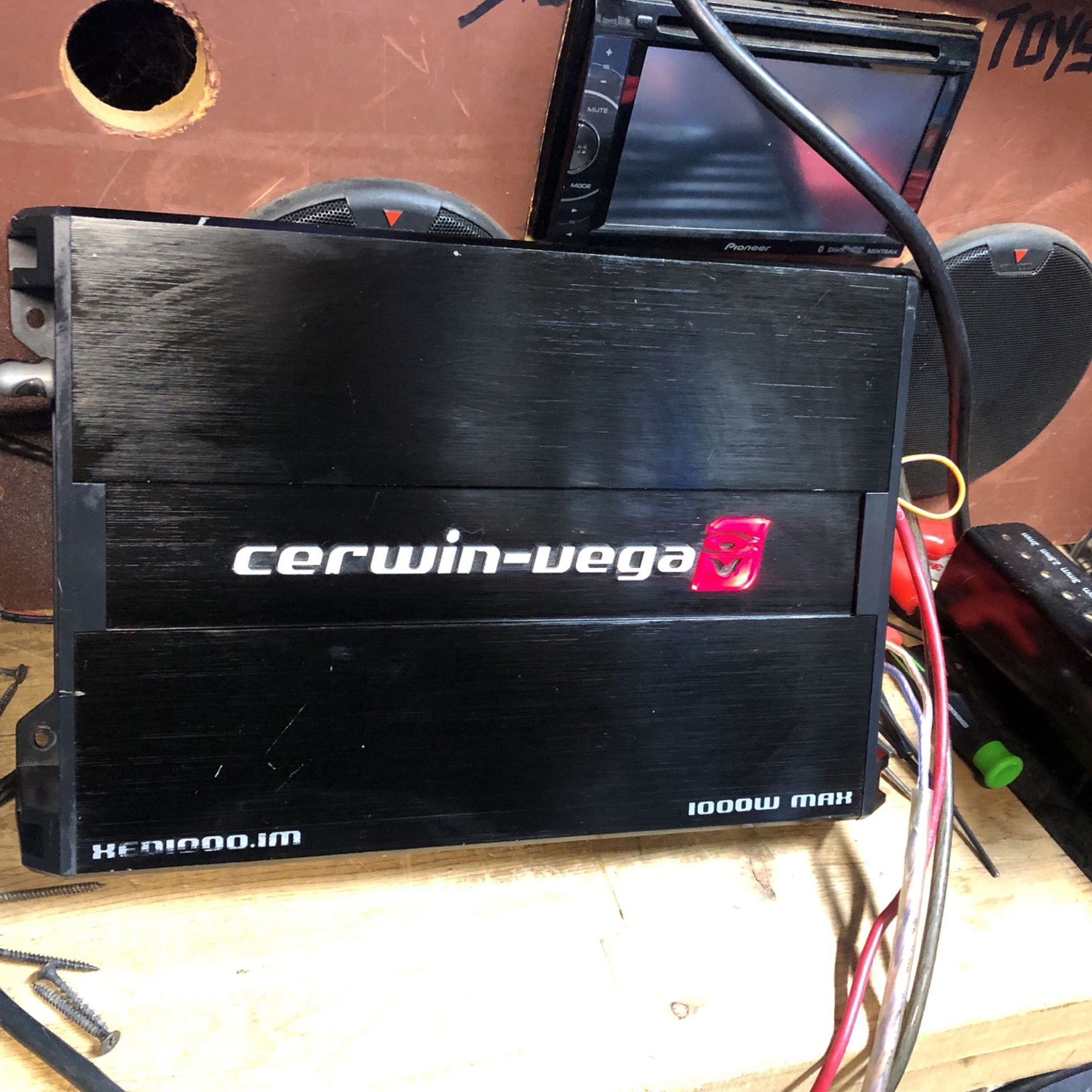 Cerwin Vega 1000 Watts Maximum Power One Channel Amplifier