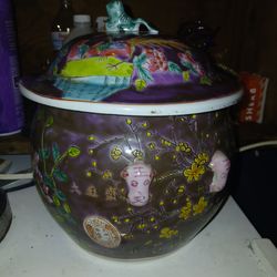 Chinese Vintage porcelain Jar