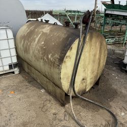 500 Gallon Fuel Tank w/Pump