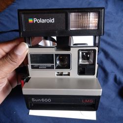 Polaroid Sun 600 Camera