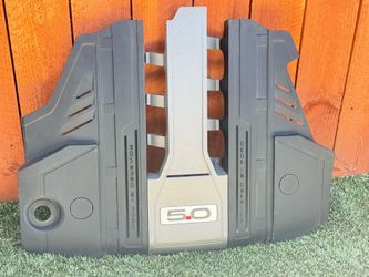 Engine cover ford mustang  2020 5.0 OEM