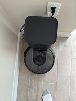 iRobot i7 vacuum cleaner