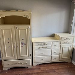 Dresser & Closet